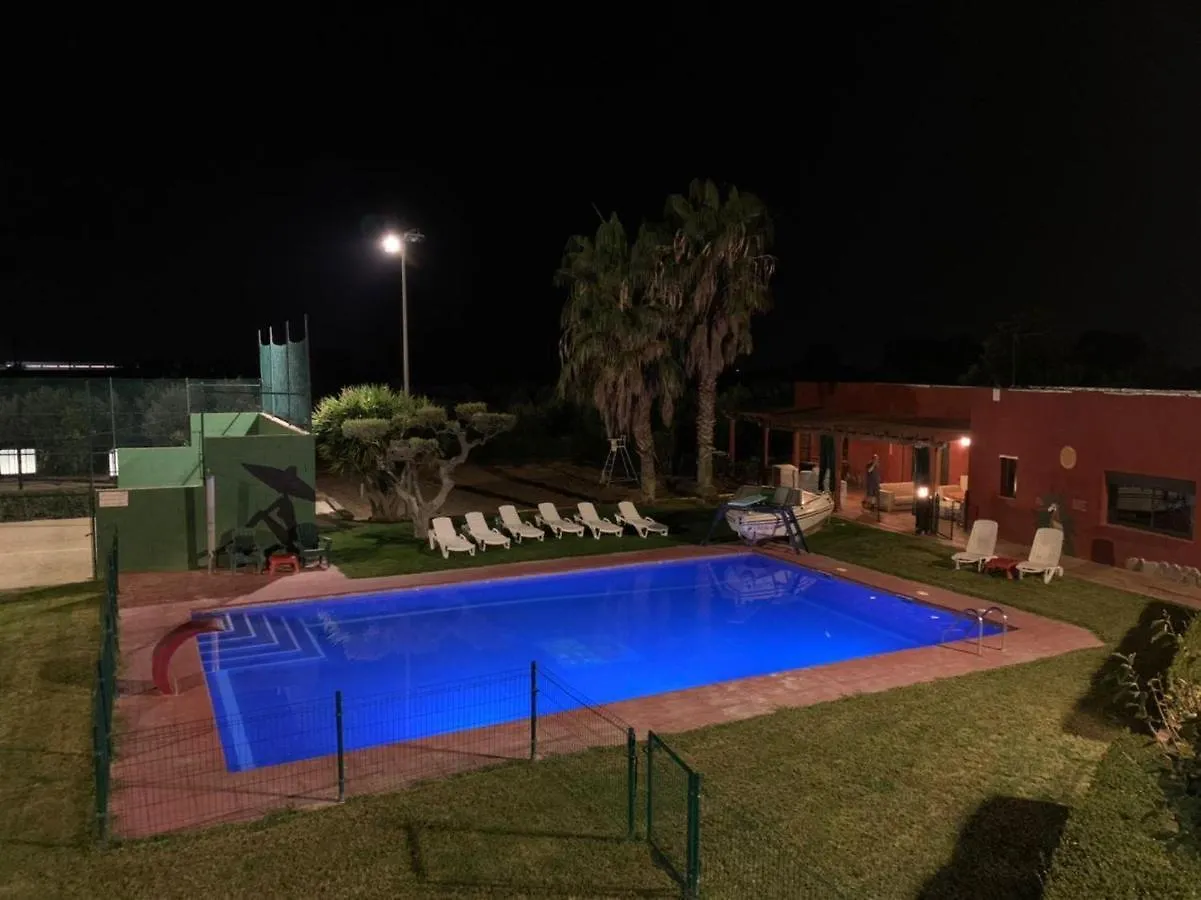 Villa de tres casas con padel y piscina Cambrils