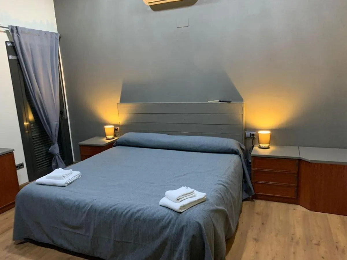 Villa de tres casas con padel y piscina Cambrils